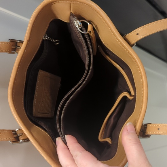 Vintage Coach Legacy Bucket Bag #9803 In Camel - Picture 6 of 15